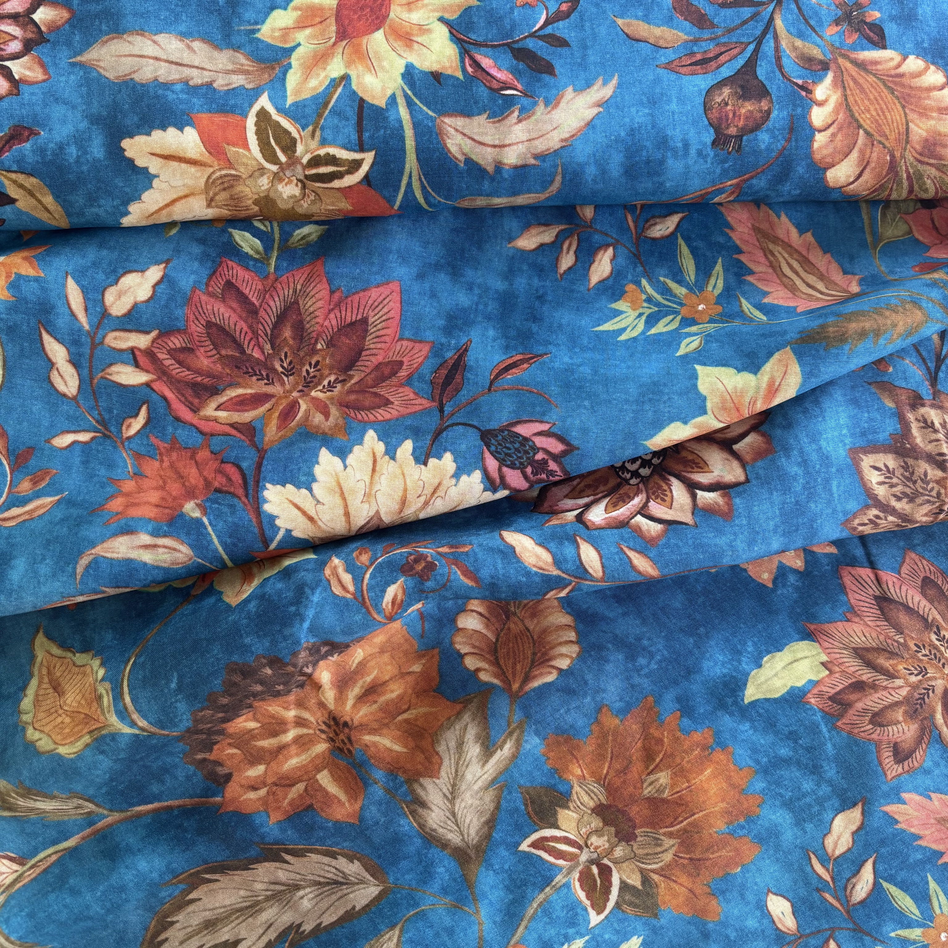Viskose Viskosestoff blau mit Blumen
