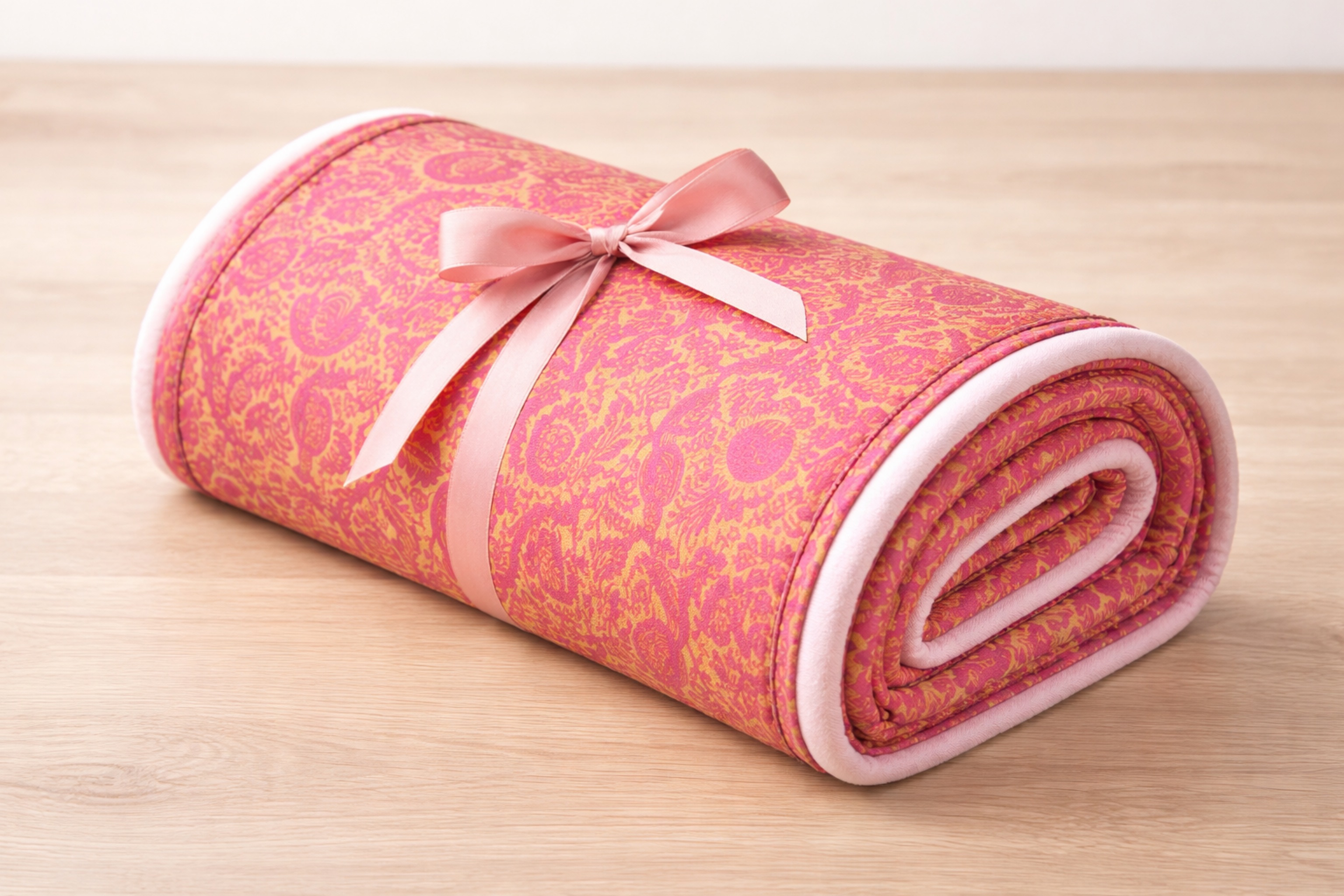 Baumwolle Baumwollstoff gelb pink mit Vögeln gemustert