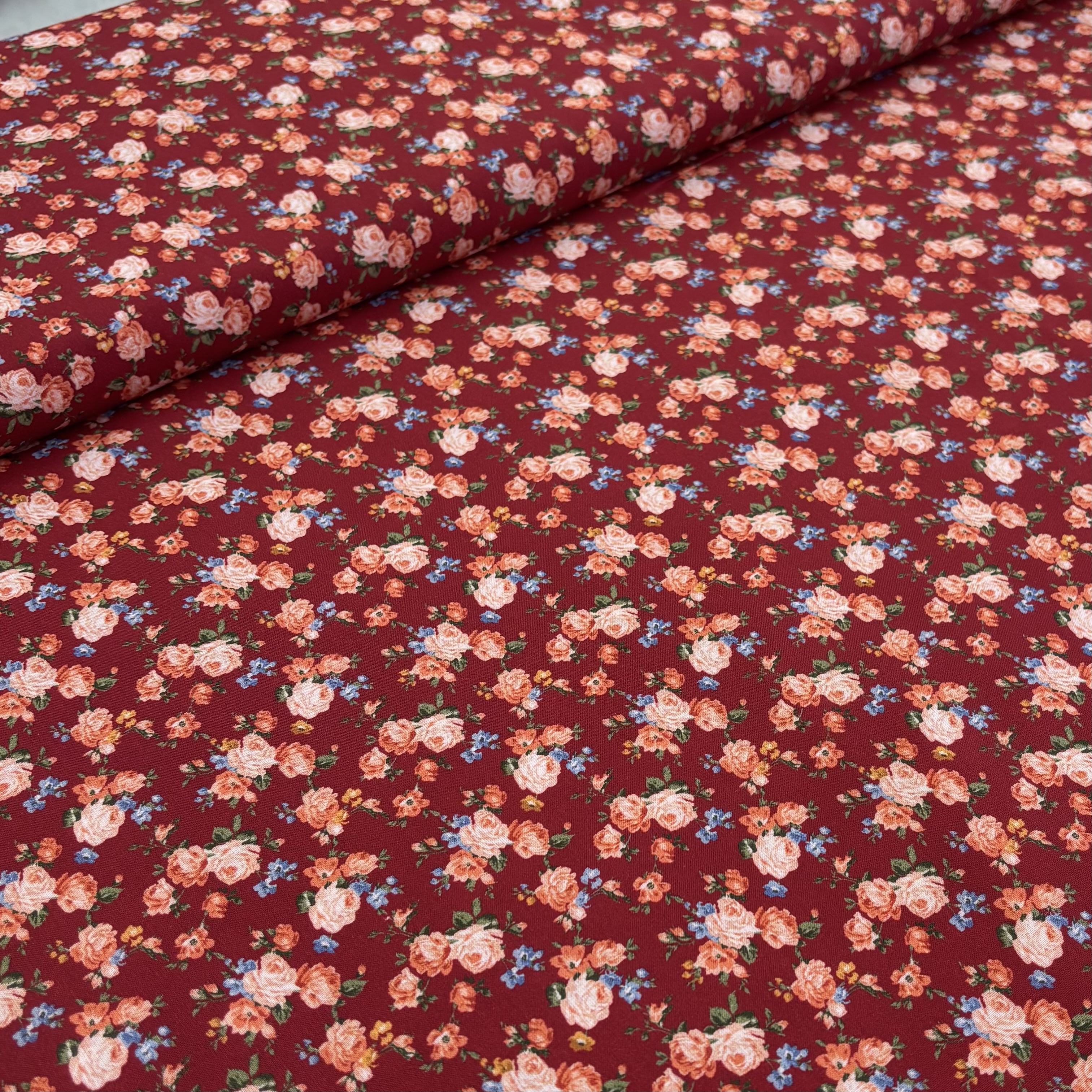 Baumwolle rot mit Blumen