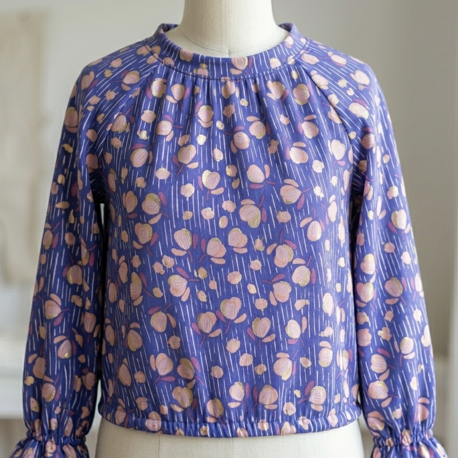 Viskose Viskosestoff blau mit Blumen 