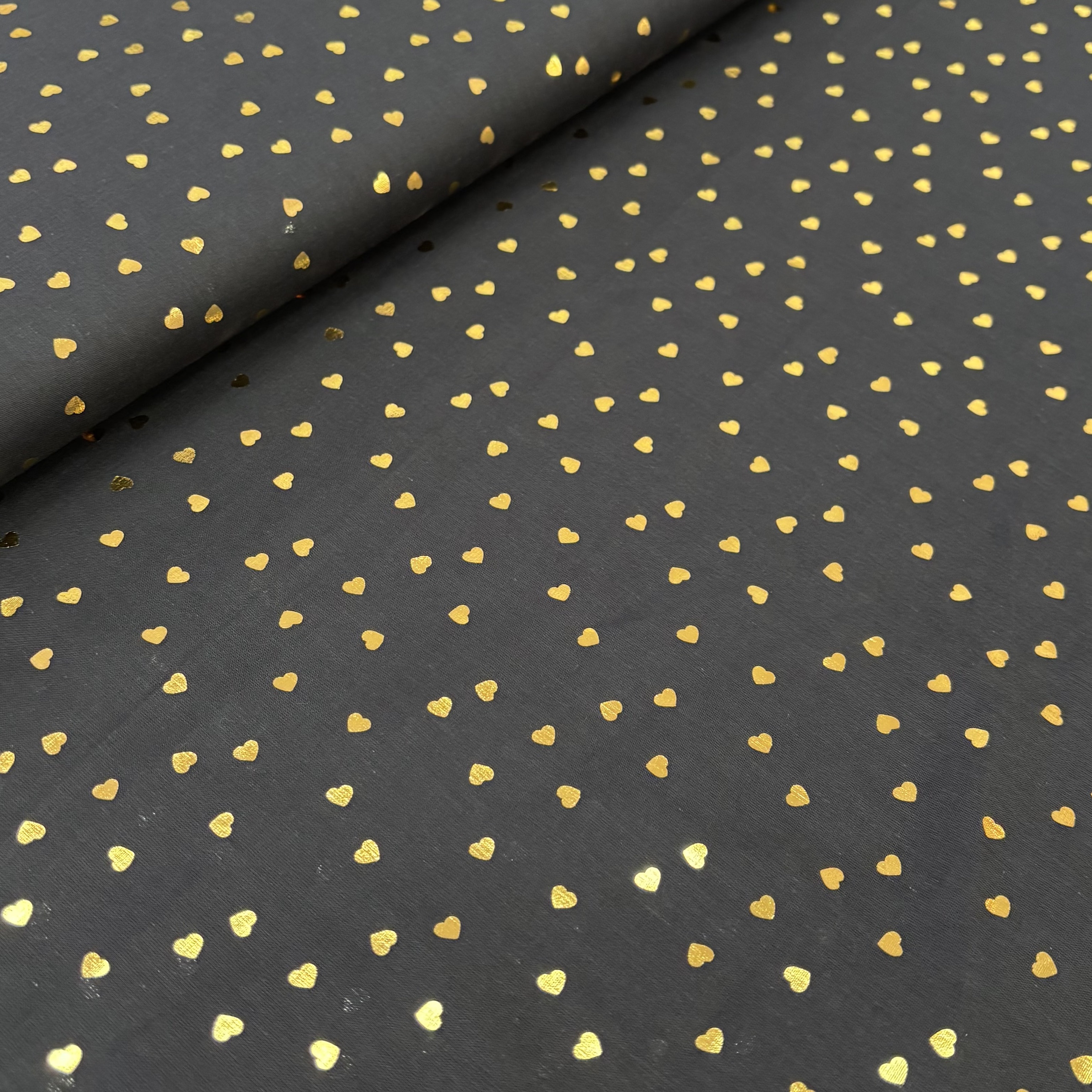 Baumwolle blau mit goldenen Herzen