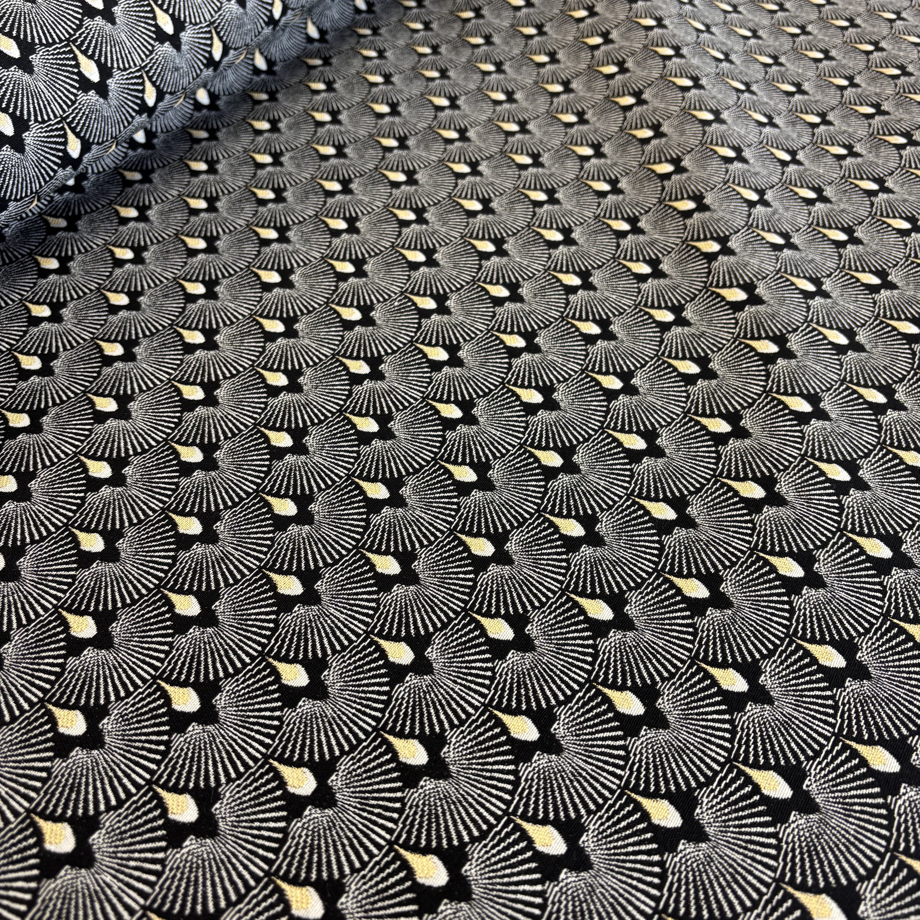 Jacquard 30's Schwarz & Gold