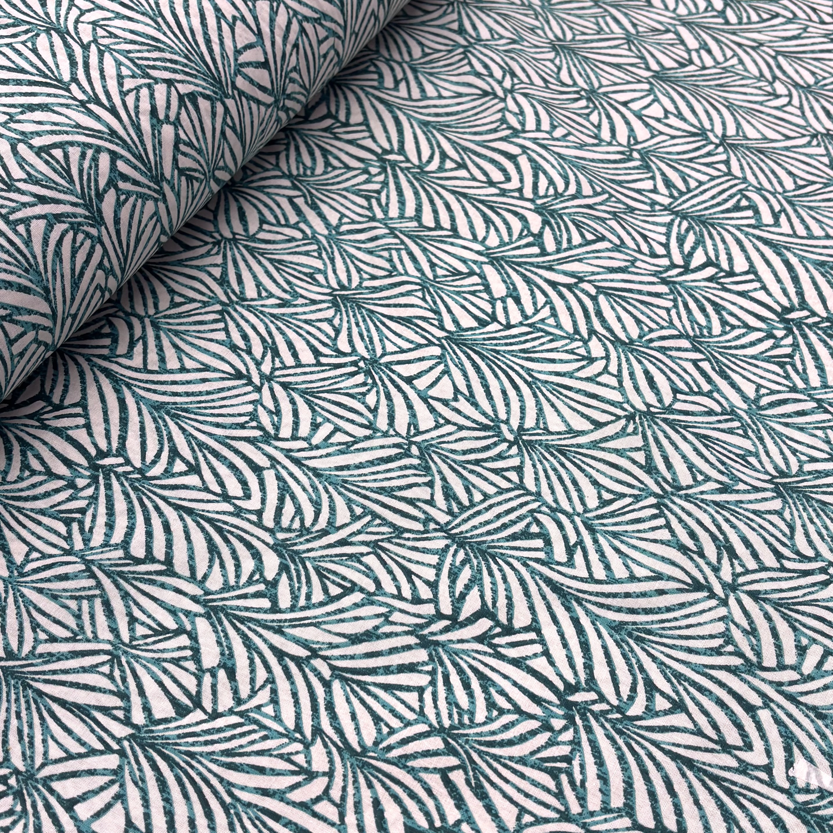 Baumwolle weiß petrol gemustert