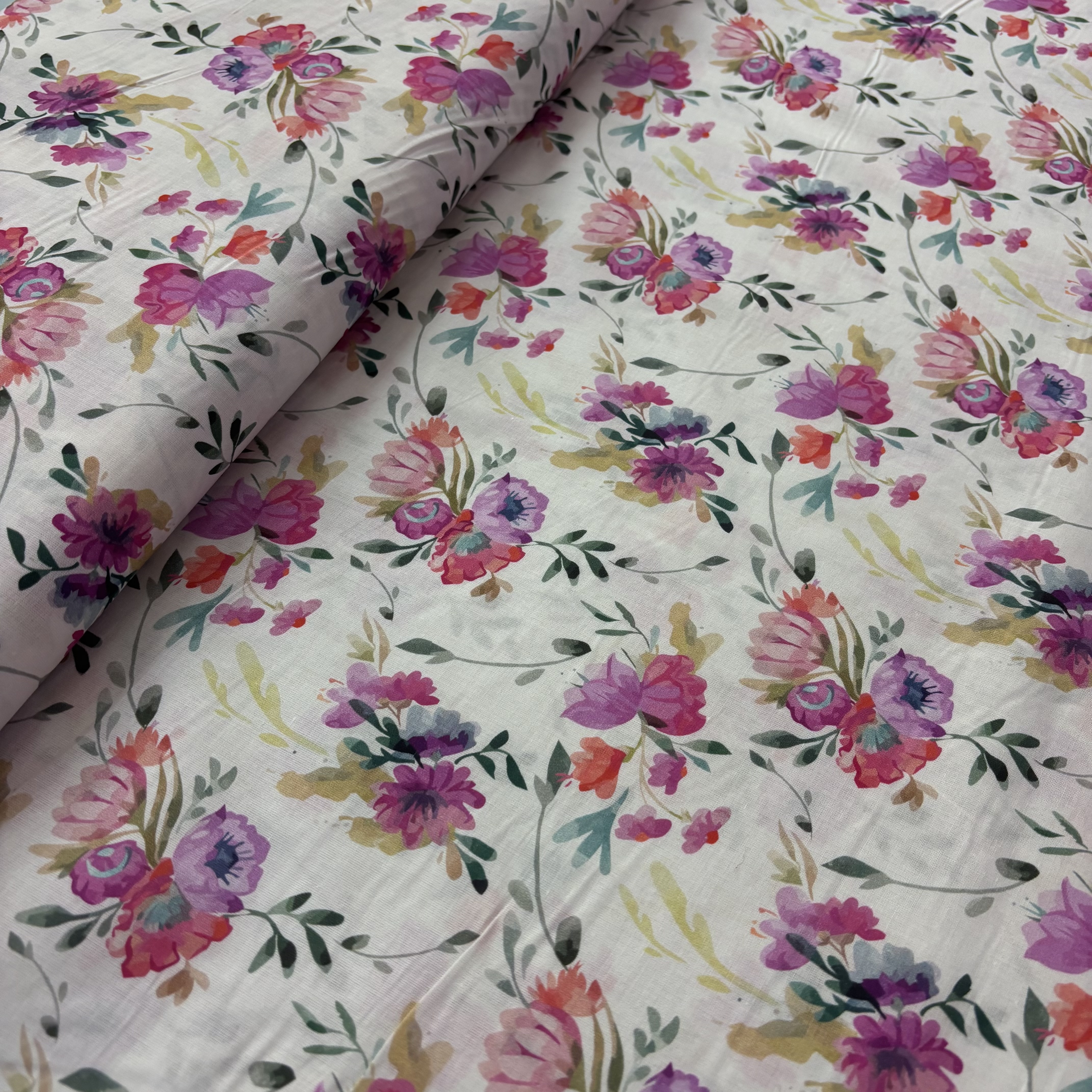 Baumwolle weiß mit Blumen