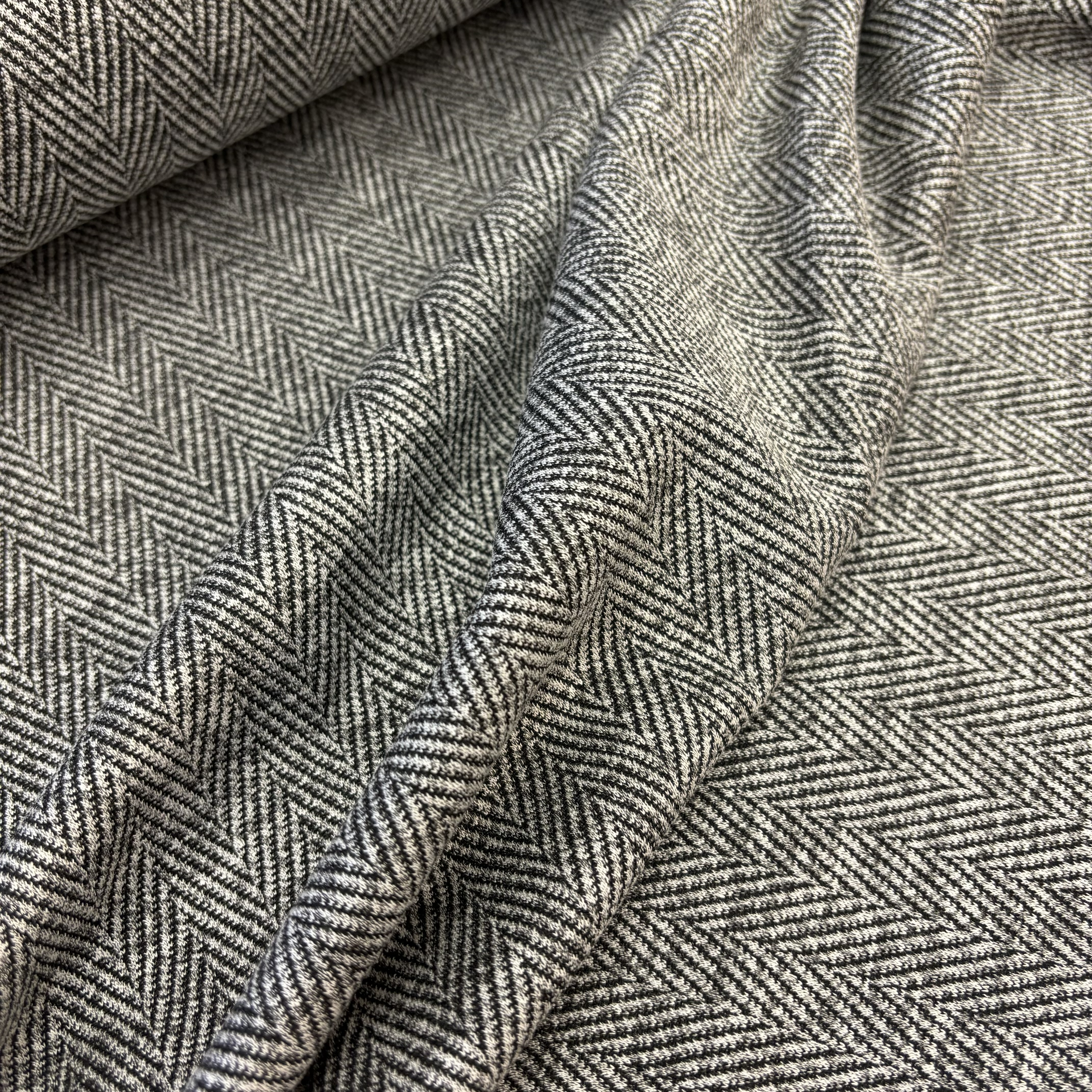 Jersey Jacquard schwarz weiß gemustert