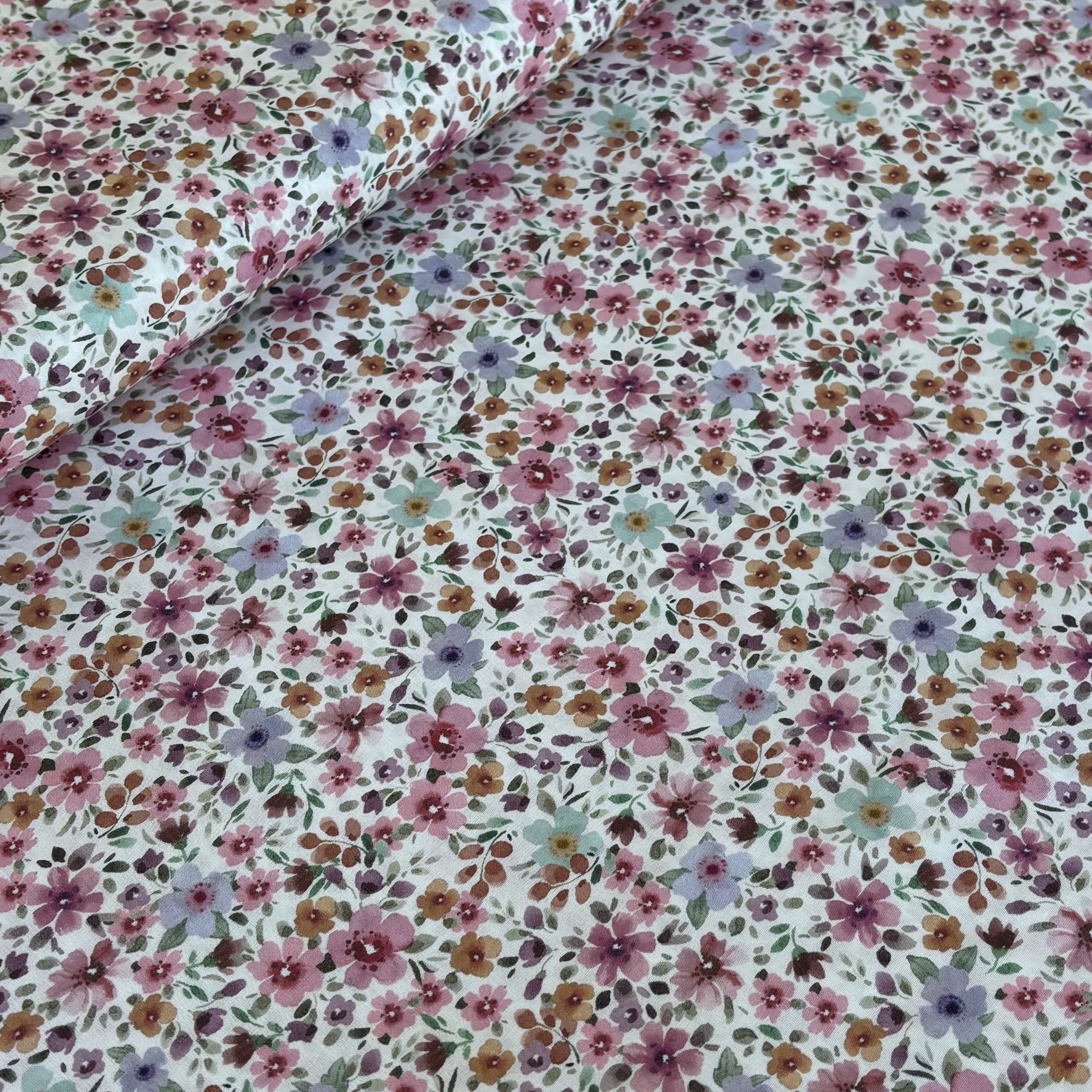 Baumwolle Baumwollstoff weiß mit kleinen Blumen