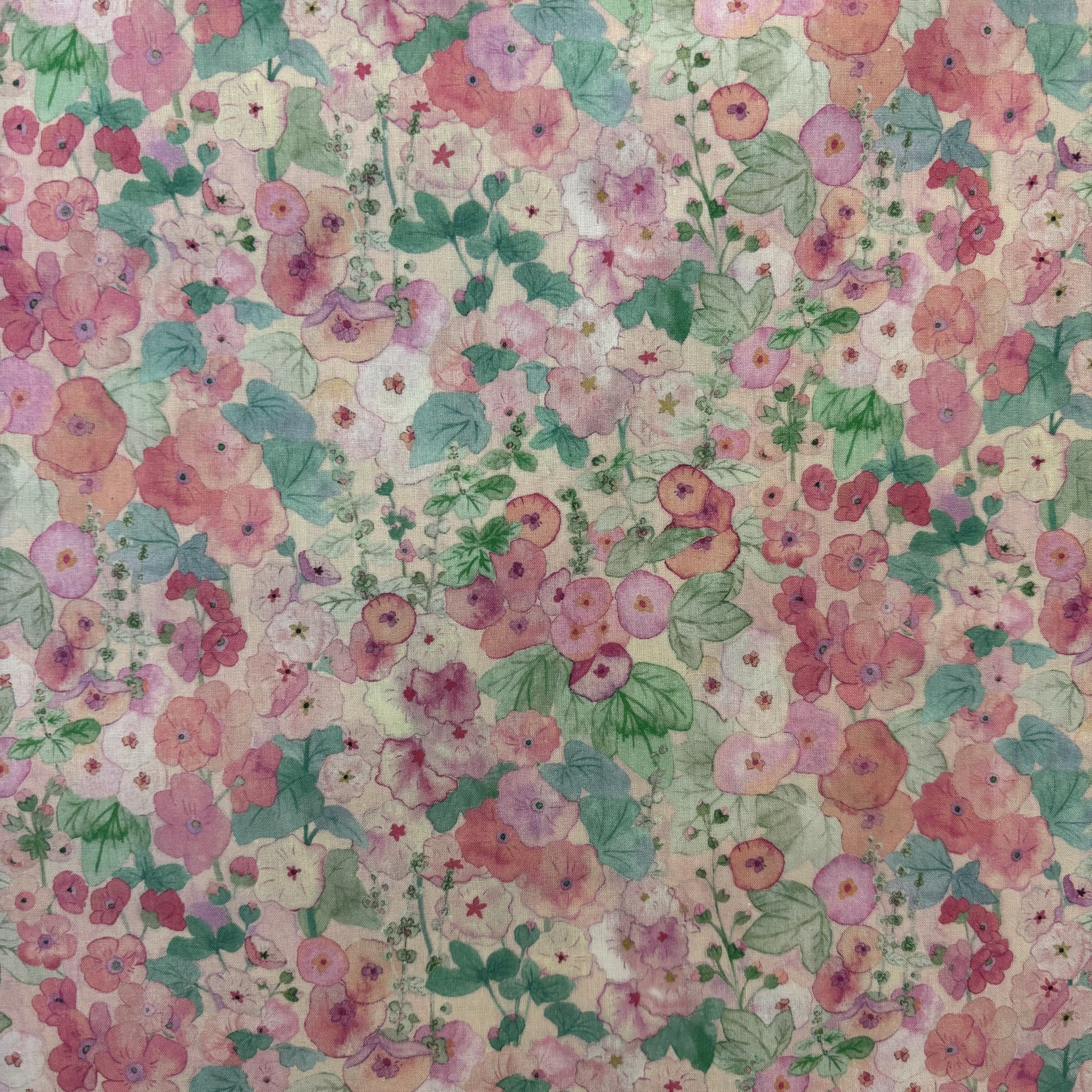 Liberty Fabric Hollyhocks rosa Blumen