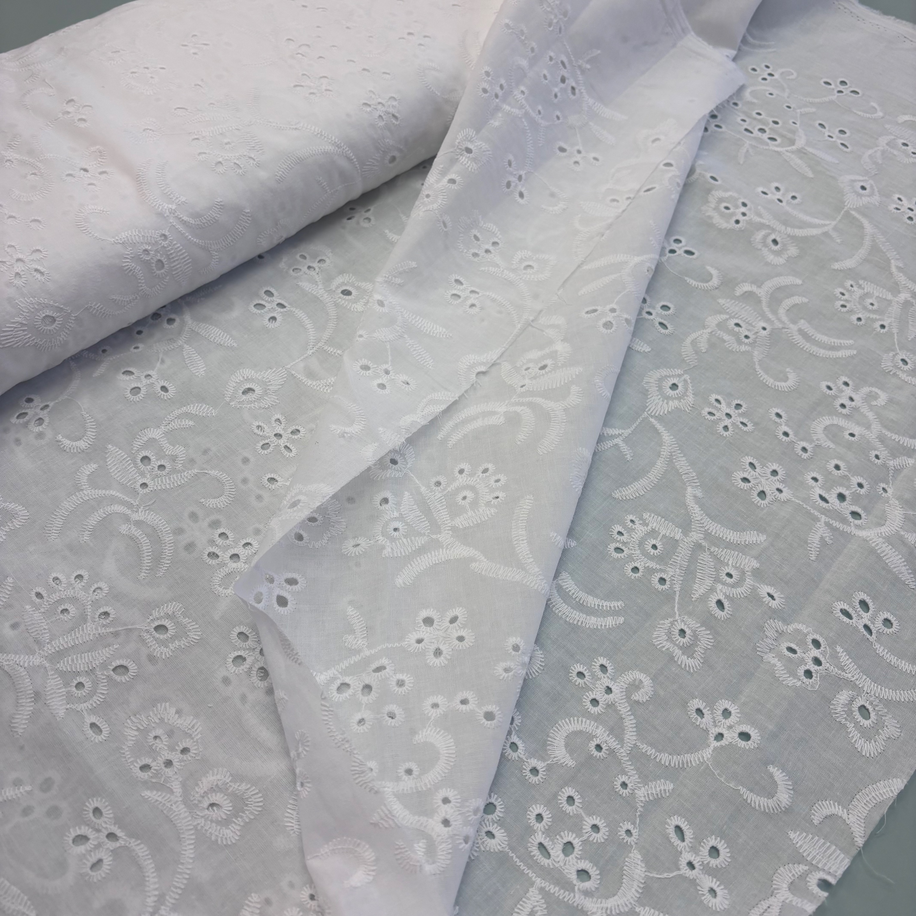 Baumwollspitze weiß floral