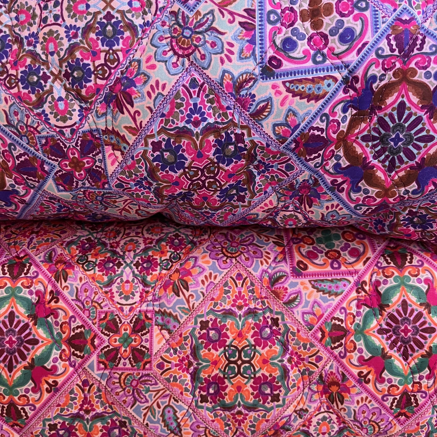 Gesteppter wattierter Stoff pink gemustert