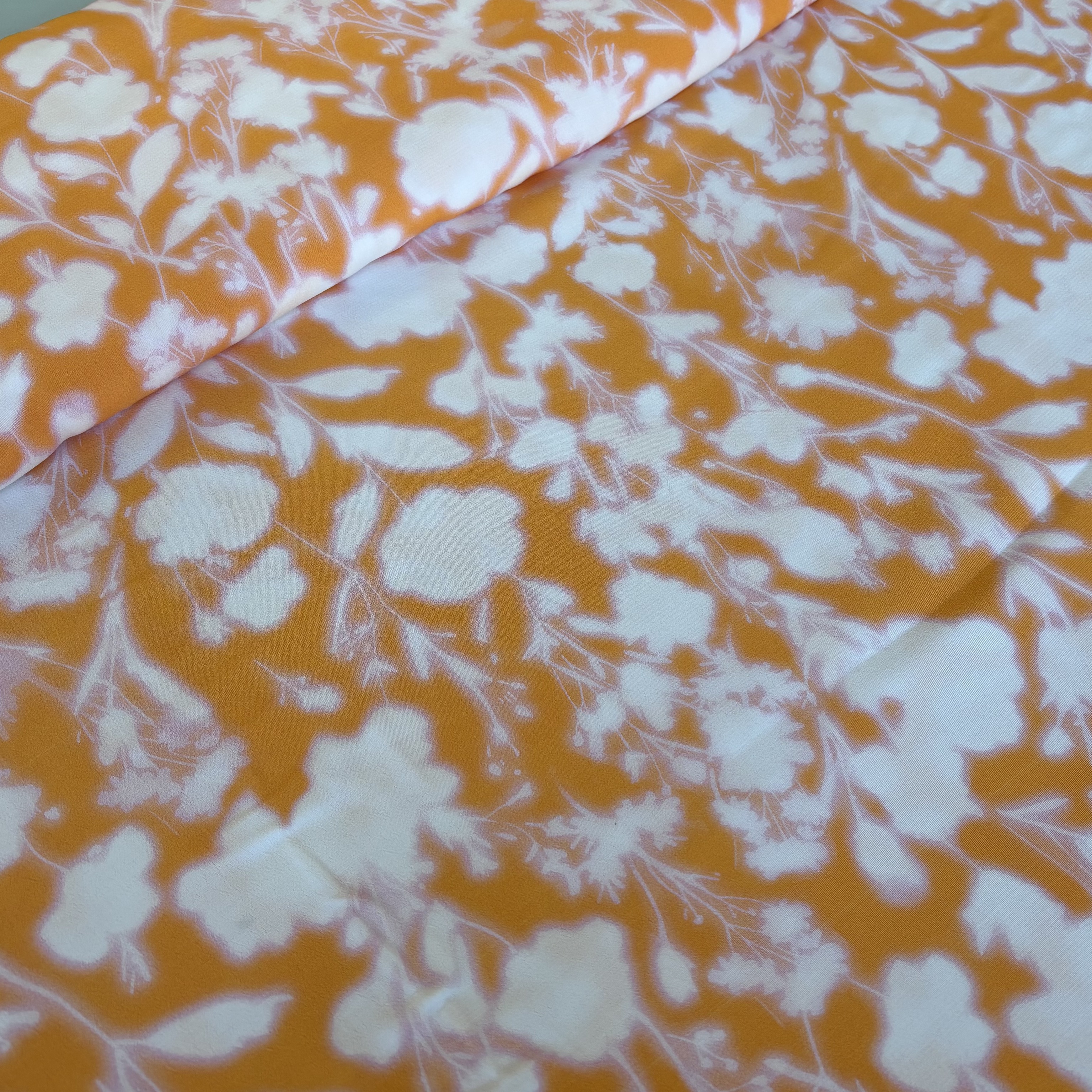 Viskose orange weiß  floral