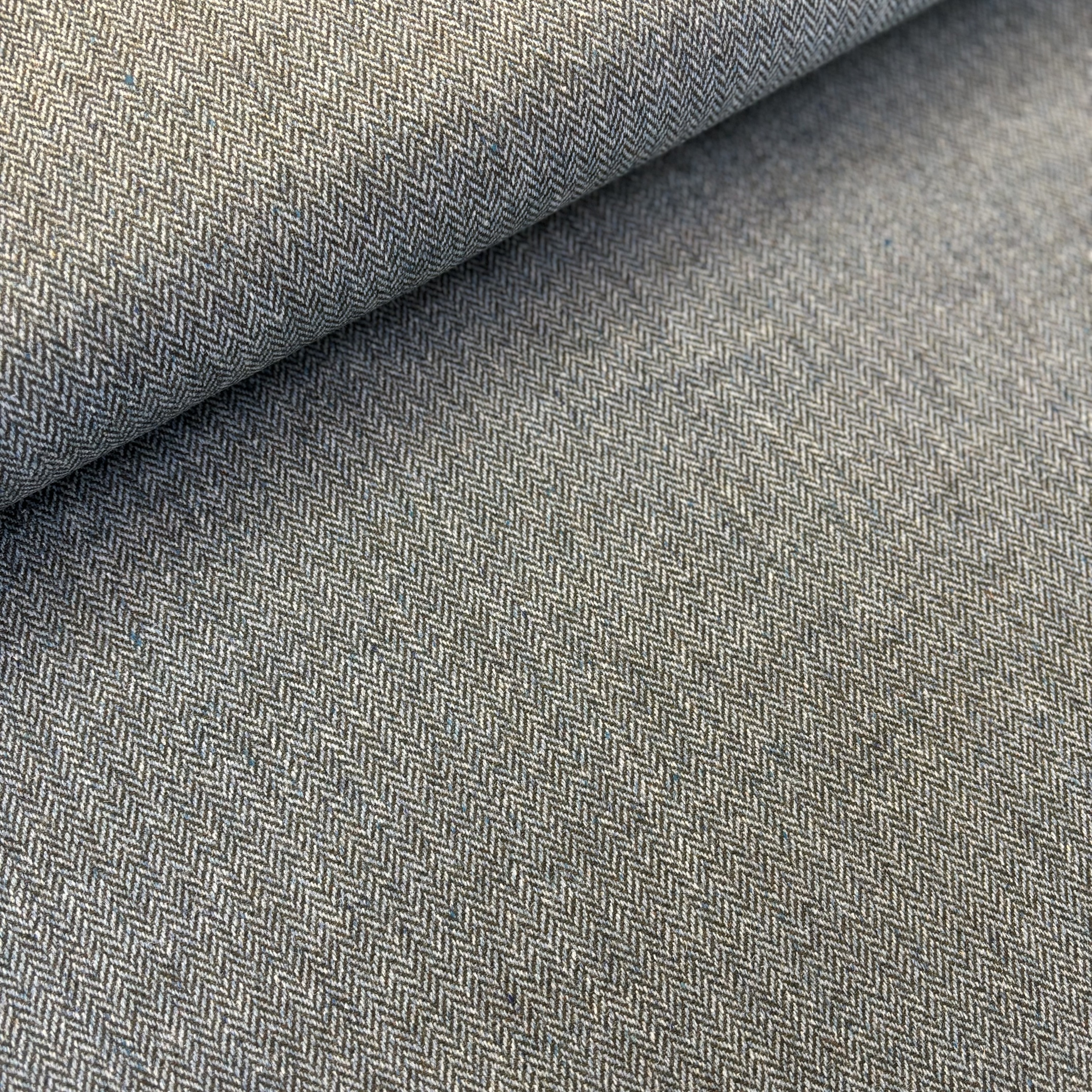 Wollstoff Wolle mit Seide grün blau "Tweed Paula"